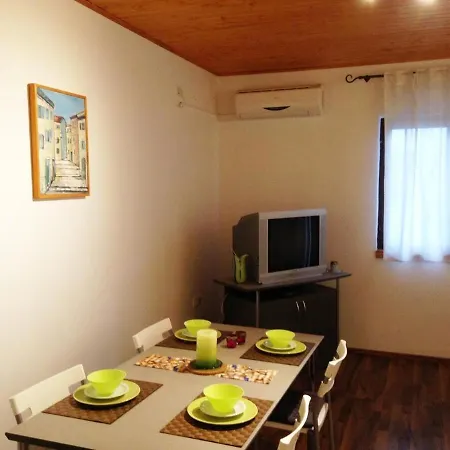 Sinisa Apartamento Novi Vinodolski